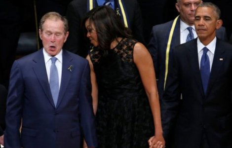  Video  George W. Bush, filmat in timp ce dansa la ceremonia funerara pentru politistii ucisi la Dallas