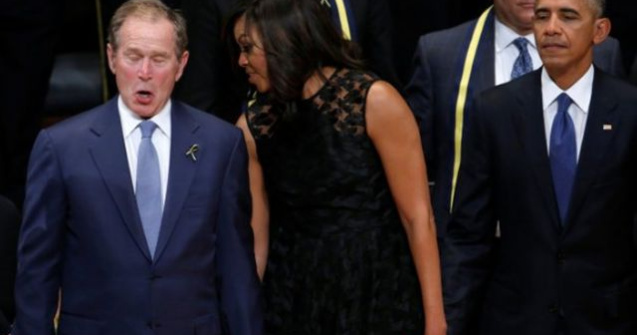  Video  George W. Bush, filmat in timp ce dansa la ceremonia funerara pentru politistii ucisi la Dallas