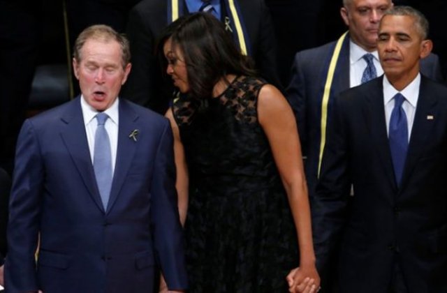 [VIDEO] George W. Bush, filmat in timp ce dansa la ceremonia funerara pentru politistii ucisi la Dallas