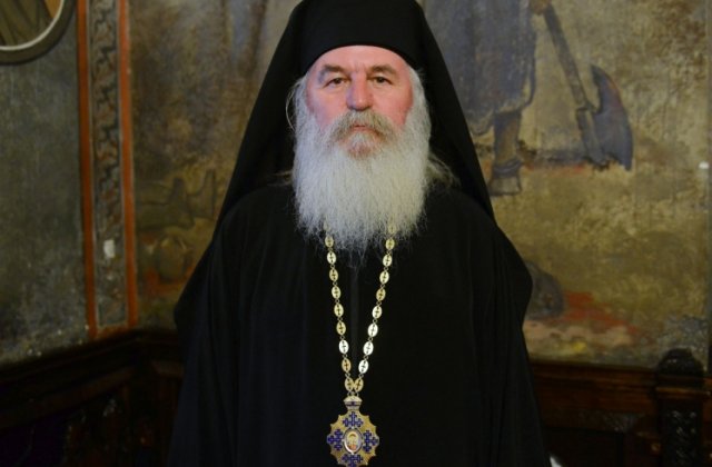 Mitropolitul Ioan al Banatului a semnat contractul de cumparare a unei case pentru un detinut