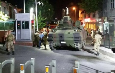 Lovitura de stat din Turcia devine razboi civil? Erdogan a fugit din tara! Confruntari sangeroase intre populatie si armata