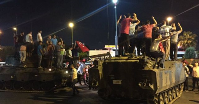  Video  Armata turca a deschis focul asupra multimii stranse in Istanbul