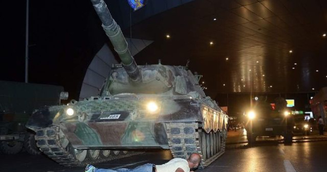  Top  CRONOLOGIE: Loviturile de stat din istoria moderna a Turciei