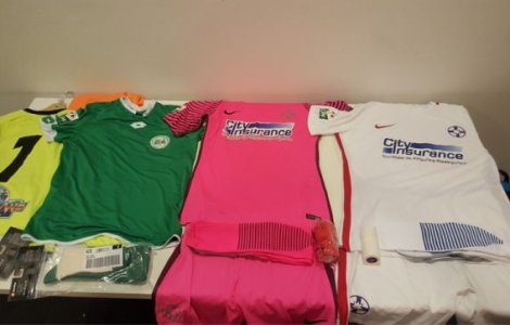 Steaua va juca in deplasare in echipament de culoare alba. Designul este inspirat din echipamentul din 1986