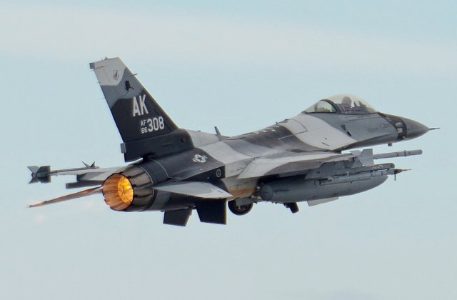 Mister: Avioane de lupta F-16 au fixat tinta pe avionul lui Erdogan, dar nu au tras