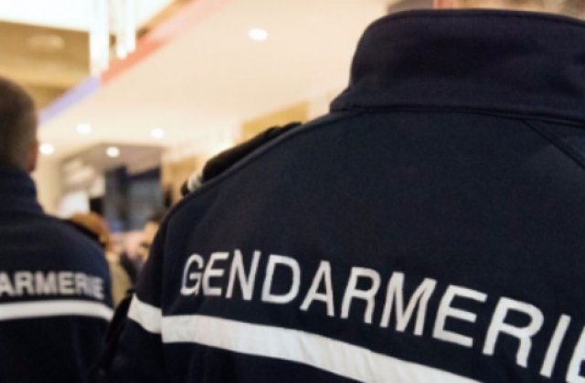 O femeie si cele trei fiice ale ei, injunghiate in sudul Frantei de un barbat aparent deranjat de imbracamintea lor