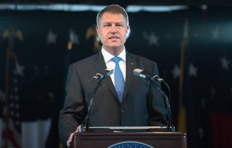 Iohannis, de Ziua Aviatiei: Dragi aviatori, felicitari pentru felul in care, in orice imprejurare, v-ati indeplinit misiunile