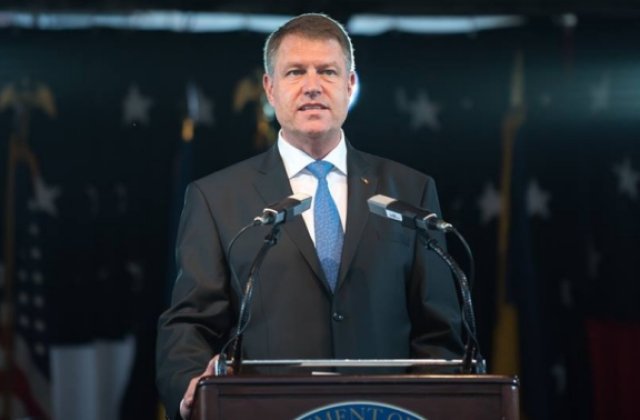 Iohannis, de Ziua Aviatiei: Dragi aviatori, felicitari pentru felul in care, in orice imprejurare, v-ati indeplinit misiunile