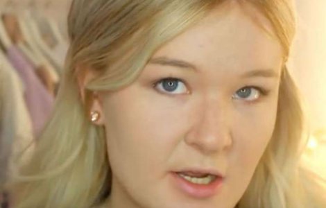 Si-a aplicat 100 de straturi de fond de ten pe fata. Cum arata la fina