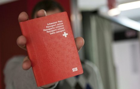 Elvetia le va retrage cetatenia musulmanilor care nu se integreaza