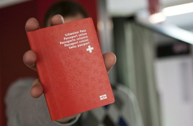 Elvetia le va retrage cetatenia musulmanilor care nu se integreaza in societate