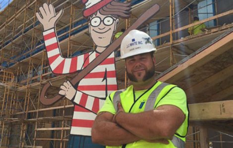 Ce a facut un muncitor pentru a inveseli copiii dintr-un spital