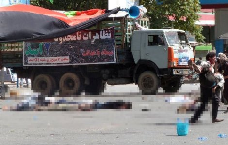 Dublu atentat sangeros la Kabul. Cel putin 61 de morti si 207 de raniti