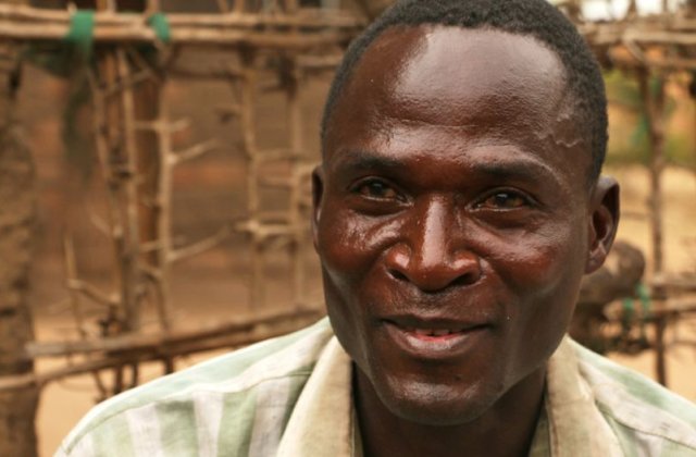 El este barbatul angajat pentru a intretine relatii sexuale cu copii