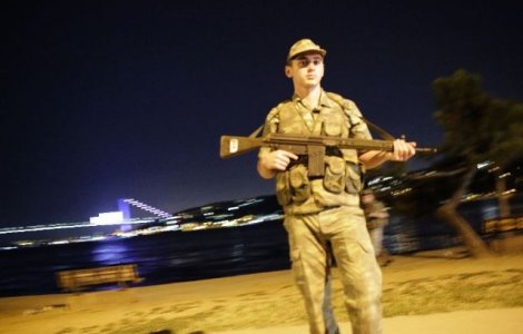 Justitia turca a eliberat 1.200 de soldati arestati dupa tentativa de lovitura de stat