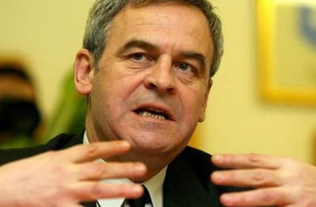 Laszlo Tokes a reiterat, la Baile Tusnad, necesitatea potectoratului Ungariei si autonomiei maghiarilor din Transilvania