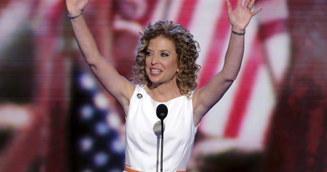 Debbie Wasserman, presedintele Democratilor din SUA, demisioneaza