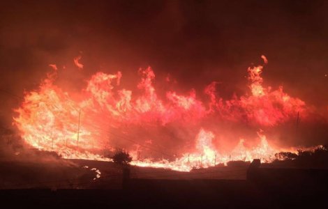  Video  Un incendiu urias a izbucnit langa o baza NATO din Turcia