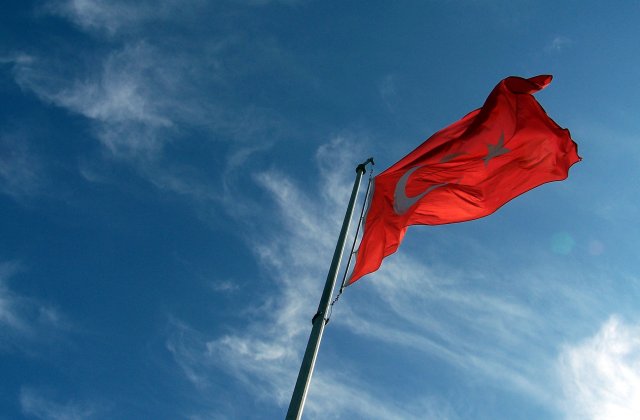 Guvernul turc va elabora o noua Constitutie