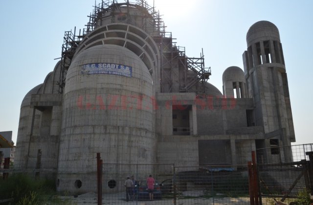 Milioane de lei din bani publici pentru o catedrala aflata in constructie de zece ani