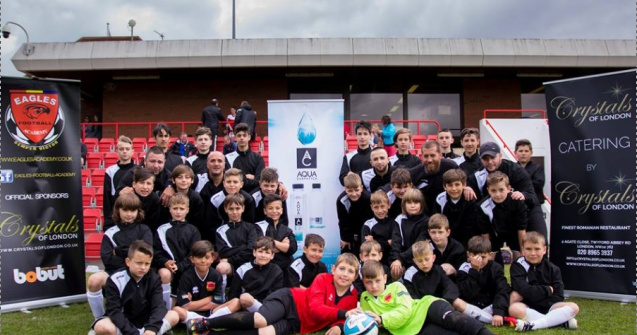 REPORTAJ: Copiii romanilor din Anglia au academie de fotbal in Londra