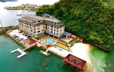 Hotel pe o insula tropicala, castigat la tombola cu 49 de dolari