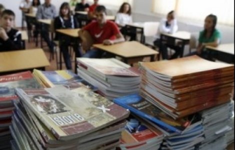 Liceenii ar putea ramane fara manuale din septembrie