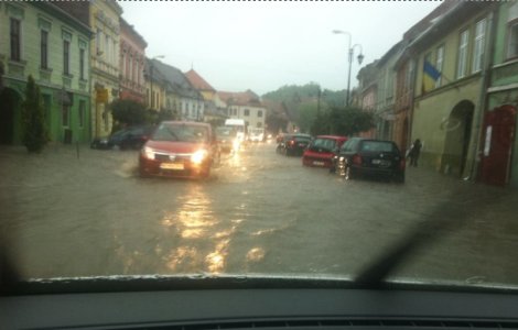  Video  Centrul Sighisoarei, inundat