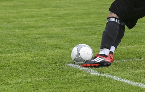 Un fost fotbalist roman a fost prins cu 16 kg de cocaina asupra sa