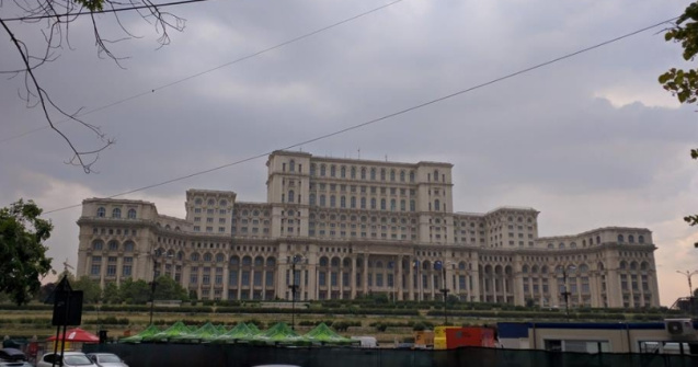 Incendiu la Palatul Parlamentului, din cauza unui scurtcircuit