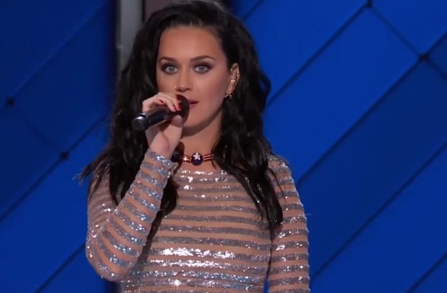 [Video] Katy Perry indeamna americanii sa o voteze pe Hillary Clinton
