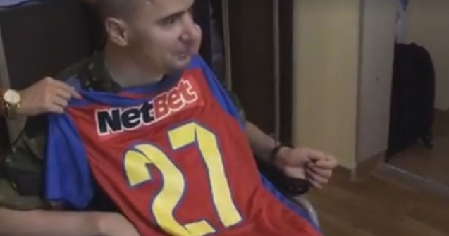 Gest superb al stelistilor fata de un militar ranit in Irak!