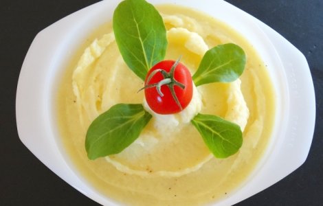  Top  Greseli pe care sa NU le mai faci atunci cand prepari piure de cartofi