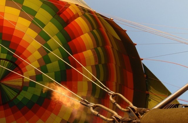 Un balon cu aer s-a prabusit in Texas. Cei 16 pasageri de la bord au murit