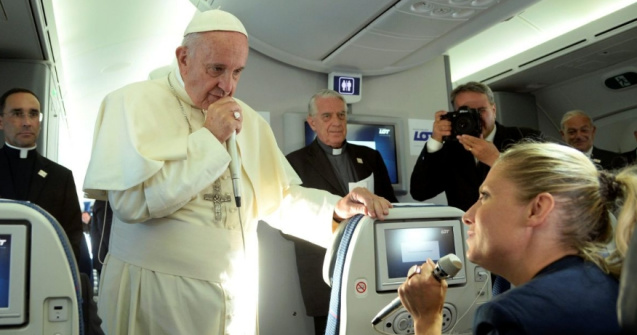 Papa Francisc sustine ca orice identificare a islamului cu violenta este gresita