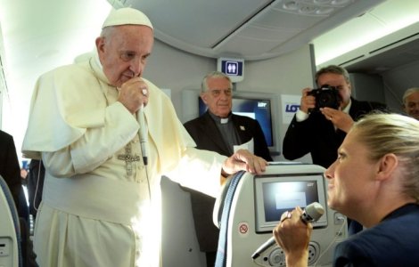 Papa Francisc sustine ca orice identificare a islamului cu violenta este gresita