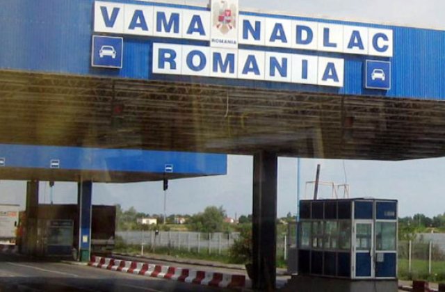 Romanii primesc la granita pliante despre vot