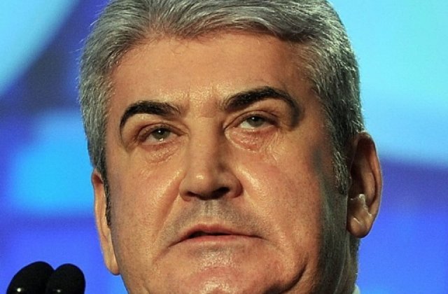 Gabriel Oprea a plagiat in lucrarea de doctorat si a fost propusa retragerea titlului de doctor