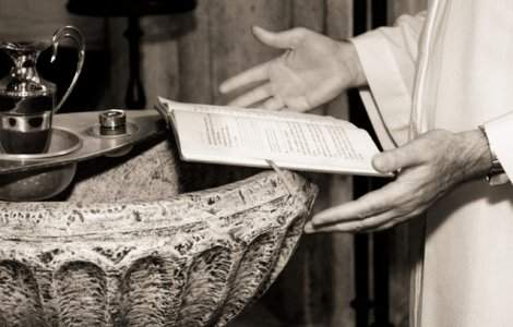 Preot din Belgia, atacat cu un cutit de un solicitant de azil