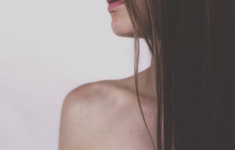 Cat de rau este sa te culci cu parul ud?