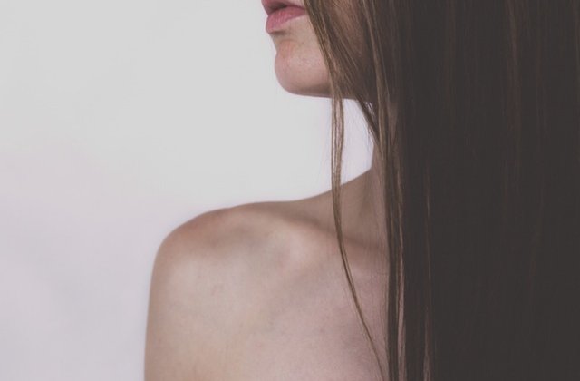 Cat de rau este sa te culci cu parul ud? Citeste asta inainte de a te duce la culcare imediat dupa dus