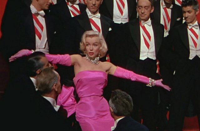 De ce ar trebui sa nu mai postezi "citate" din Marilyn Monroe pe Facebook