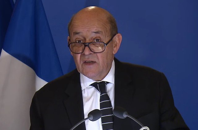 Franta: Ministrul Apararii justifica anularea unor festivitati prin riscul terorist