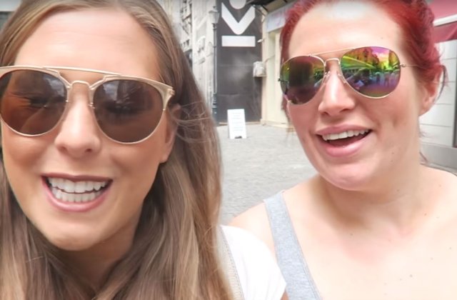 [VIDEO] Doua britanice au convins sute de straini sa ne viziteze tara