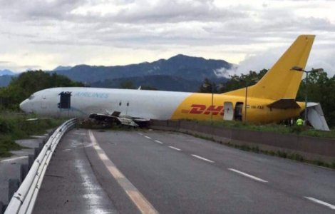 Un avion cargo a ratat aterizarea, la Bergamo, si a ajuns pe sosea