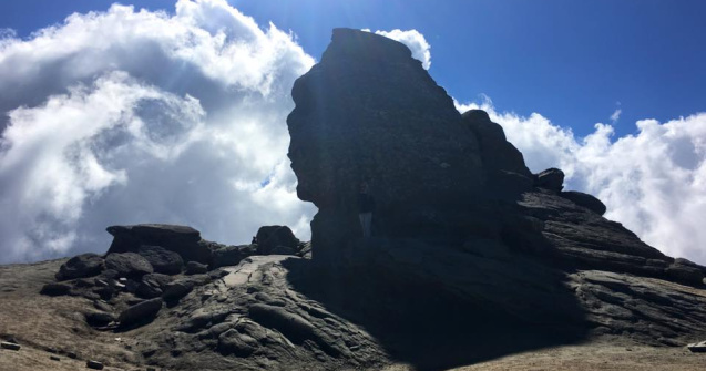  Video  Aglomeratie de turisti la Babele