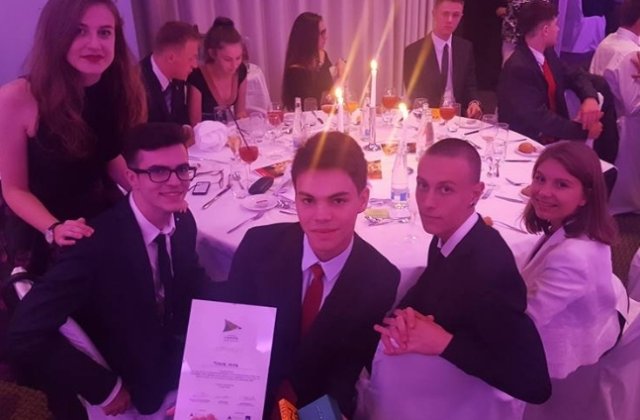 Reusita romaneasca in Elvetia: Elevii din Romania au castigat Premiul pentru Excelenta in IT