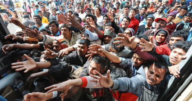 Oficial american: 8.000 de refugiati sirieni, preluati de SUA