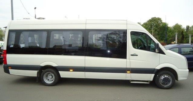 Douazeci de raniti dupa ce un microbuz cu 14 fotbalisti s-a ciocnit