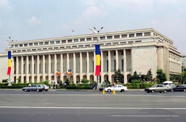 Guvernul aloca aproximativ 100 de milioane lei pentru plata garzilor suplimentare efectuate de medici, din octombrie